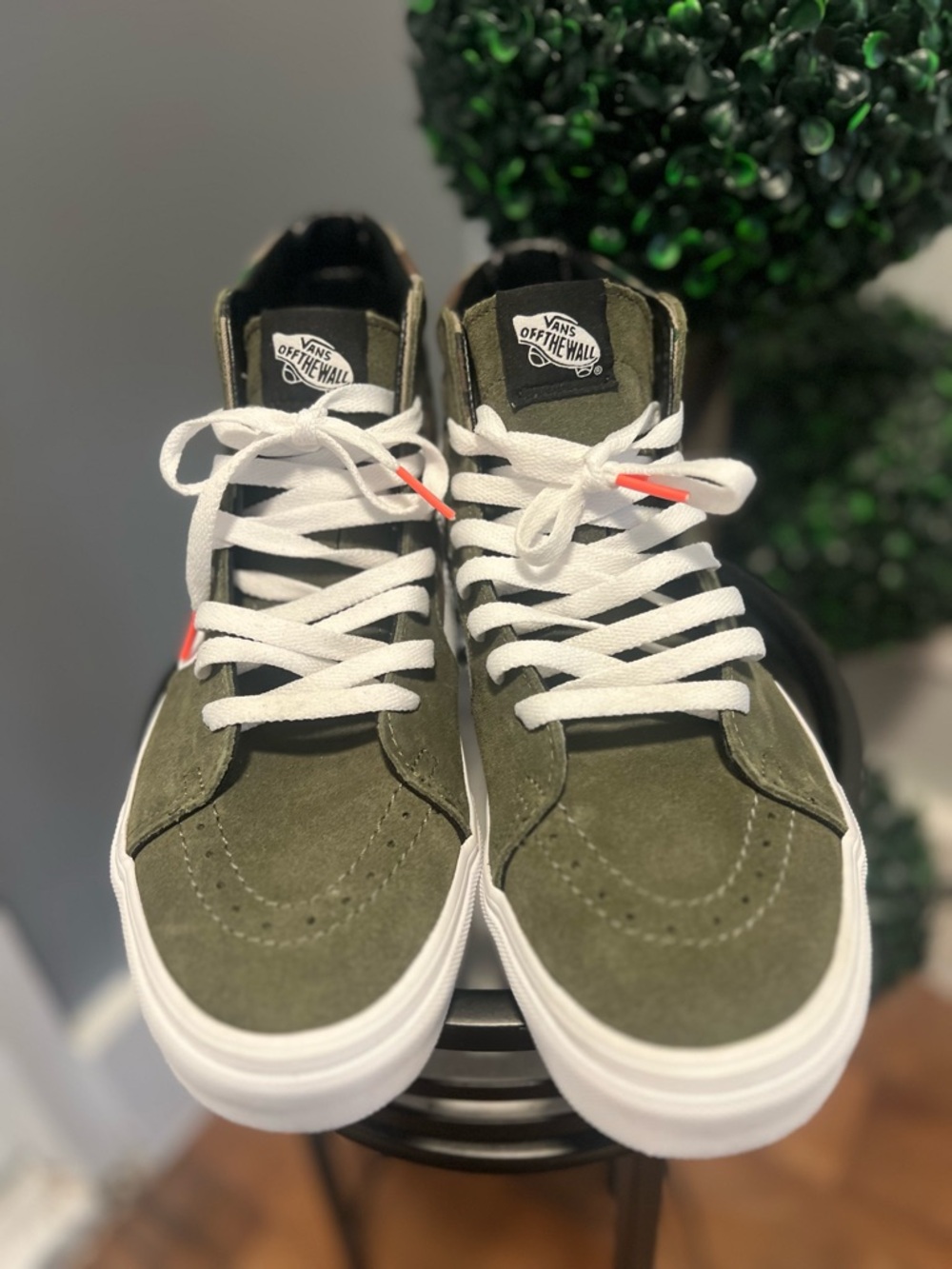 Vans men Sneakers in Olive Green Camo with White Stripe 7.5 men 9 women - Picture 4 of 8